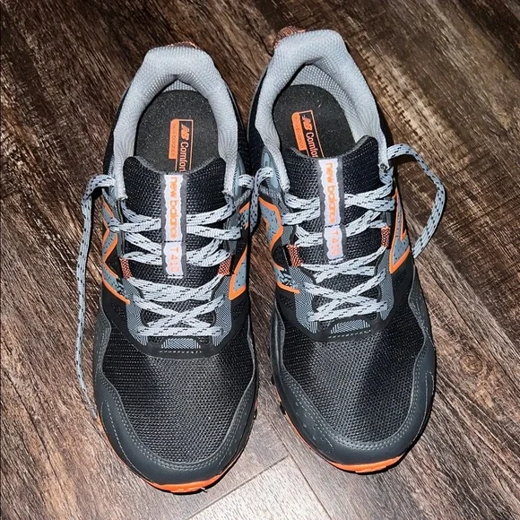 NWOT New Balance Men's Sneakers - Black and Orange